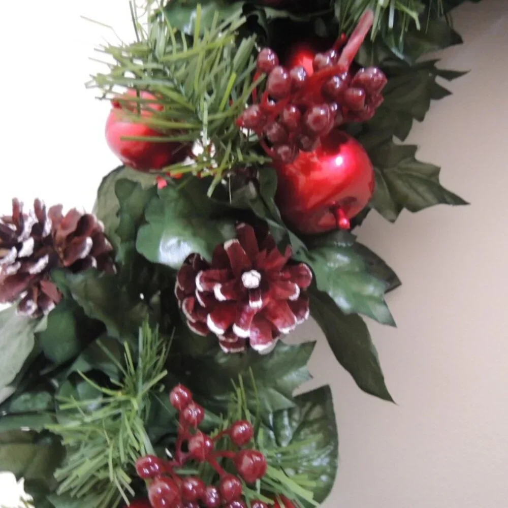 Christmas Wreath - Apples / Pine Cones / Berries / Holly Leaves / Pine Sprigs